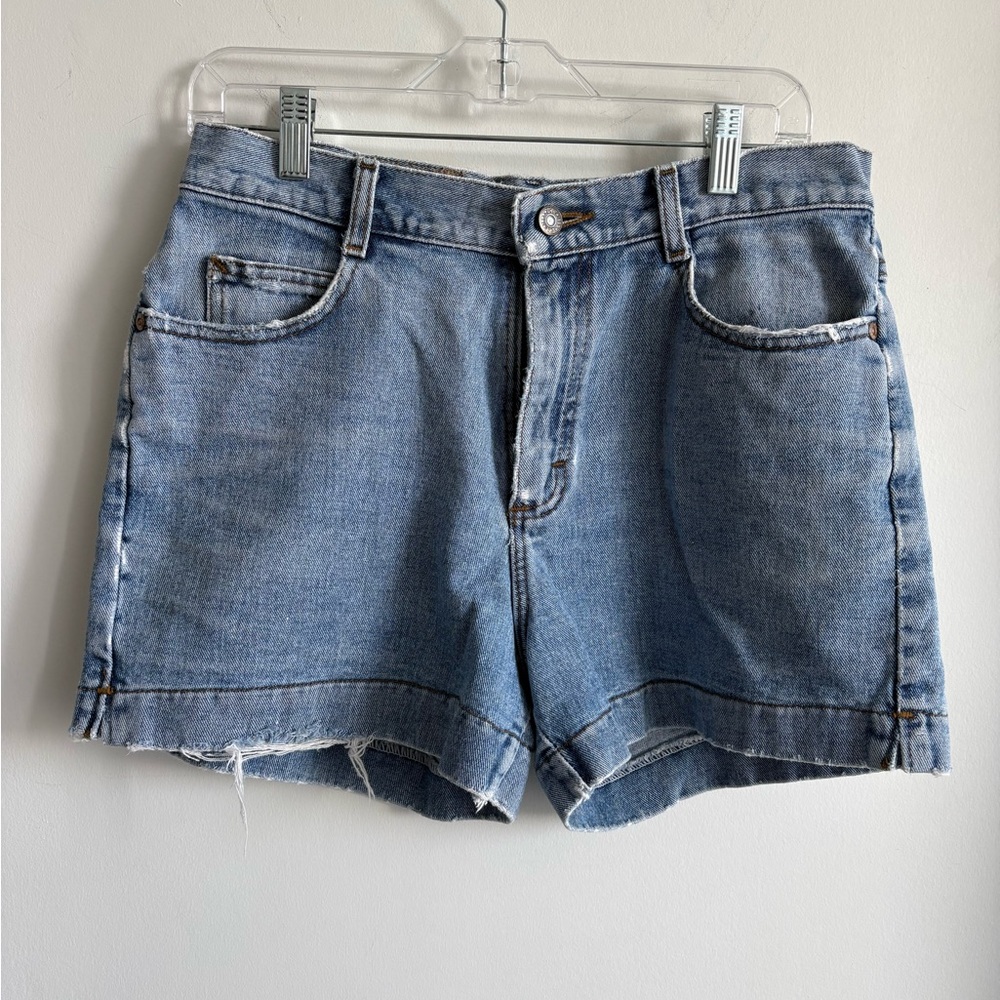 Vintage Lee Denim shorts - light/medium wash / a-line fit - size 29-30